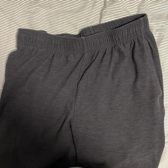 Kids XL and large shorts, men’s small as well - Picture 7 of 9